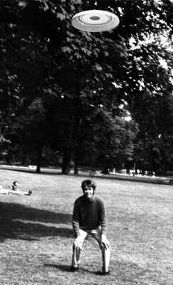 Frisbee in Ravenscourt Park, London