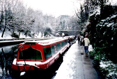 London, Islington in snow, the canal near Angel