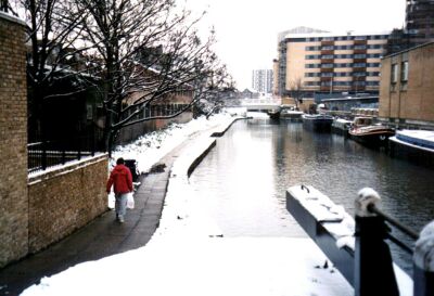 London, Islington in snow, the canal